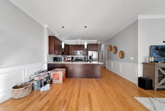 3336 W Irving Park Rd, Unit 3 in Chicago, IL - Building Photo - Building Photo