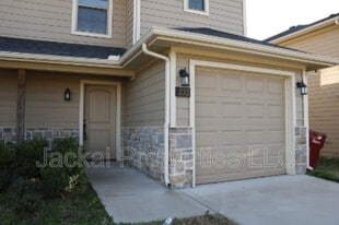 232 W Lk St in Sherman, TX - Building Photo