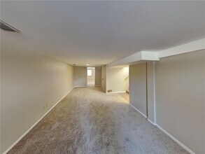 2605 Eastman Dr in St. Paul, MN - Building Photo - Building Photo
