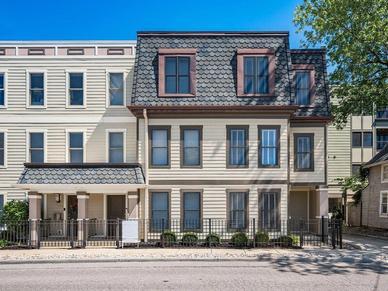 140 E Greenwood Ave in Columbus, OH - Building Photo
