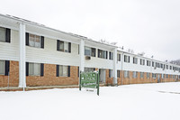 Utica Park Apartments in Utica, MI - Foto de edificio - Building Photo