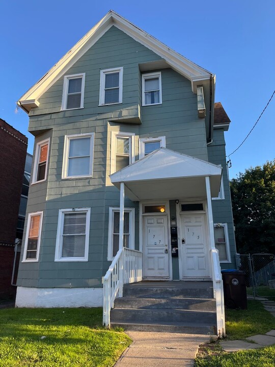 175 Dwight St in New Britain, CT - Building Photo