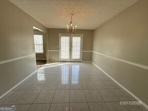 2021 Gates Ct in Mcdonough, GA - Foto de edificio - Building Photo