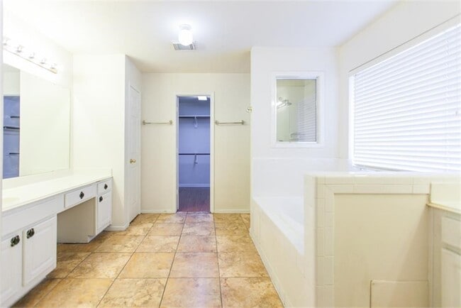 13630 Country Green Ct