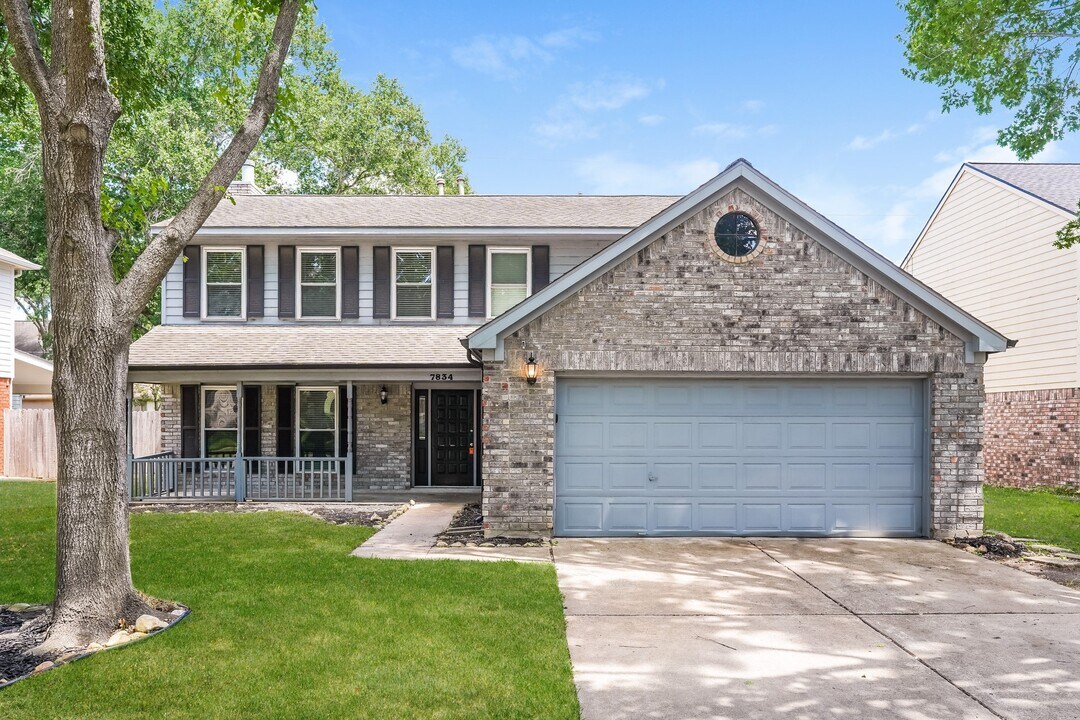 7834 Sunny Ridge Dr in Houston, TX - Building Photo