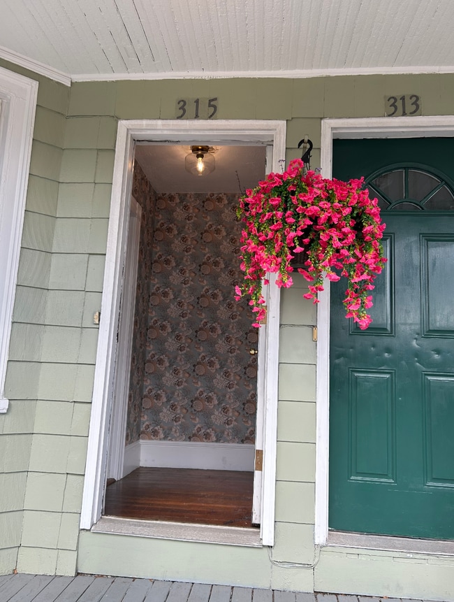 313 Branch Ave, Unit 313 Branch Ave. Apt #1 in Providence, RI - Building Photo - Building Photo