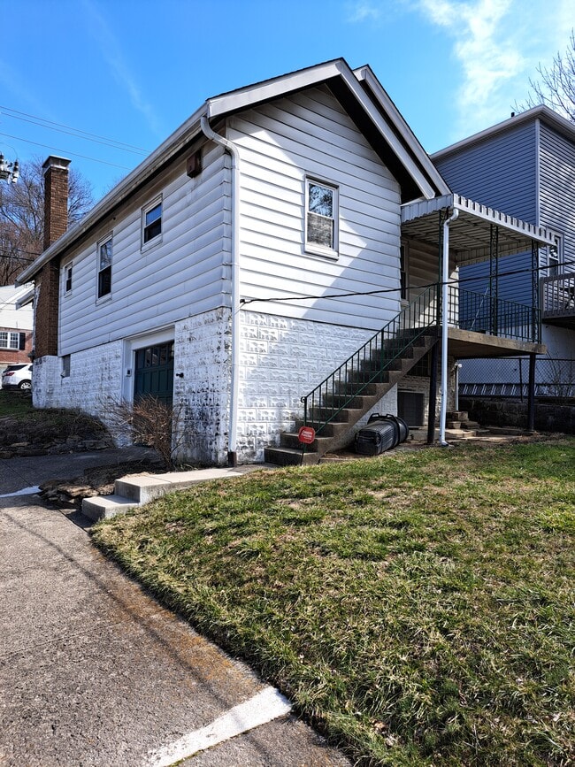 902 Taylor Ave in Bellevue, KY - Foto de edificio - Building Photo