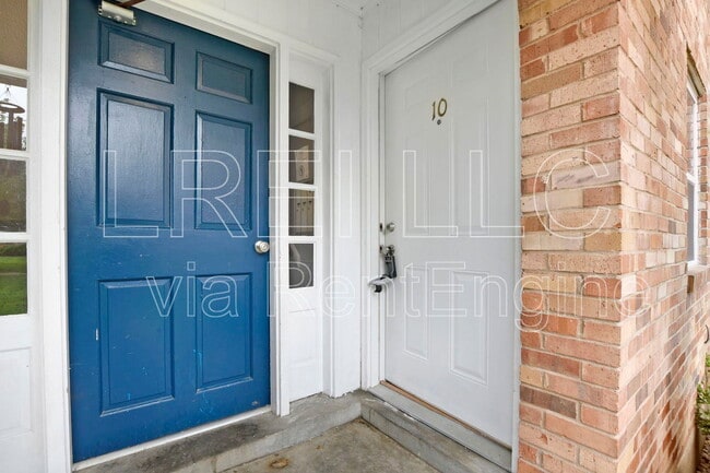 3208 Orchard Manor Cir in Louisville, KY - Building Photo - Building Photo