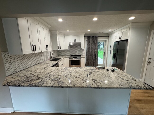 1069 Caniff Rd in Columbus, OH - Building Photo - Building Photo