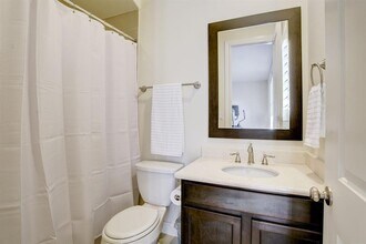 1835 Upland Lakes in Houston, TX - Building Photo - Building Photo