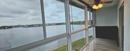 1401 SW 134th Way, Unit 412C in Pembroke Pines, FL - Building Photo - Building Photo