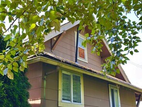 78 Logan Ave S in Renton, WA - Building Photo - Building Photo
