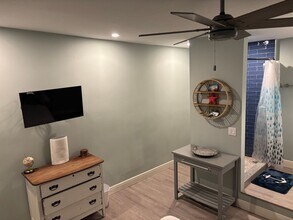 1074 NE Orange Ave in Jensen Beach, FL - Building Photo - Building Photo
