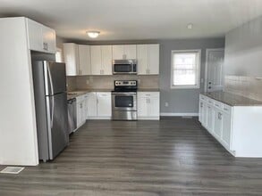 46 Carver Blvd in Bellport, NY - Building Photo - Building Photo