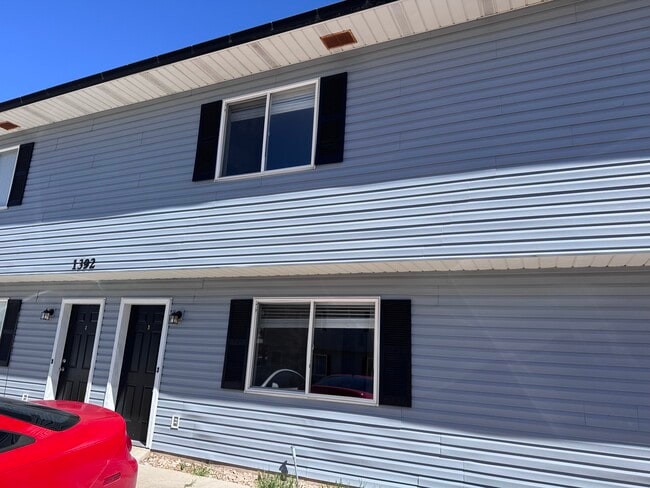 1392 N 260 W in Logan, UT - Foto de edificio - Building Photo