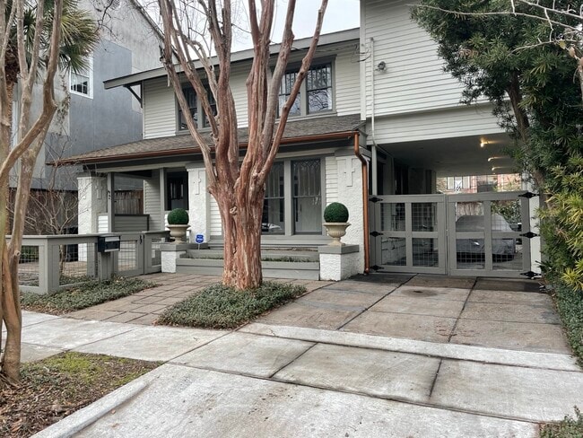 property at 1210 Hawthorne St