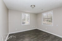 357 Broadmoor Dr photo'