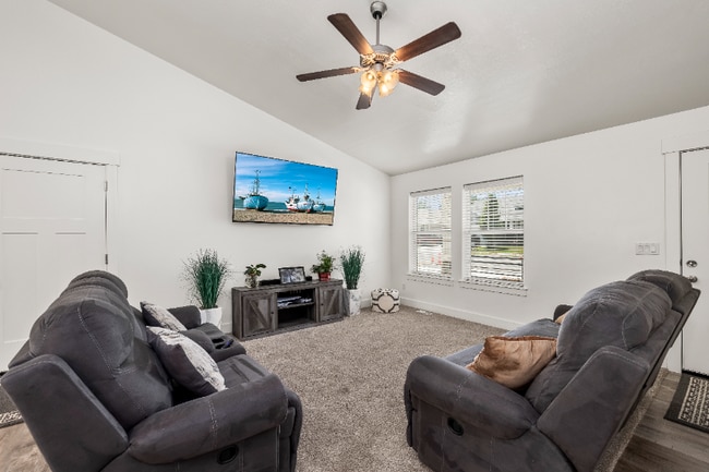 820 210 W in Santaquin, UT - Building Photo - Building Photo