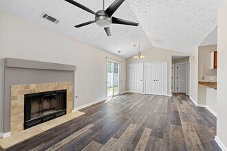 1121 Britley Park Ln in Woodstock, GA - Foto de edificio - Building Photo