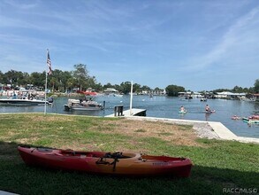 41 Beach Ln in Crystal River, FL - Foto de edificio - Building Photo