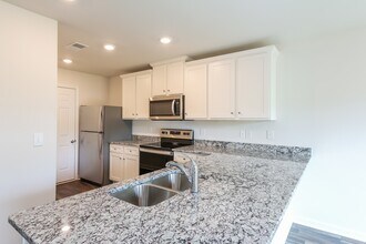 2199 Southlea Dr in Inman, SC - Building Photo - Building Photo