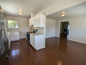 821 S 117th St, Unit 821 117th St S, Tacoma, WA 98444 in Tacoma, WA - Building Photo - Building Photo