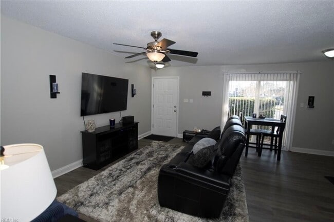 1146 Indian Rd, Unit 1146 Indian Rd. in Virginia Beach, VA - Building Photo - Building Photo