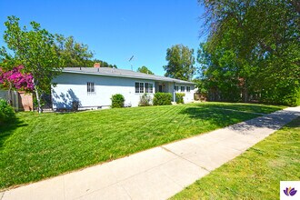 7061 Louise Ave in Van Nuys, CA - Building Photo - Building Photo