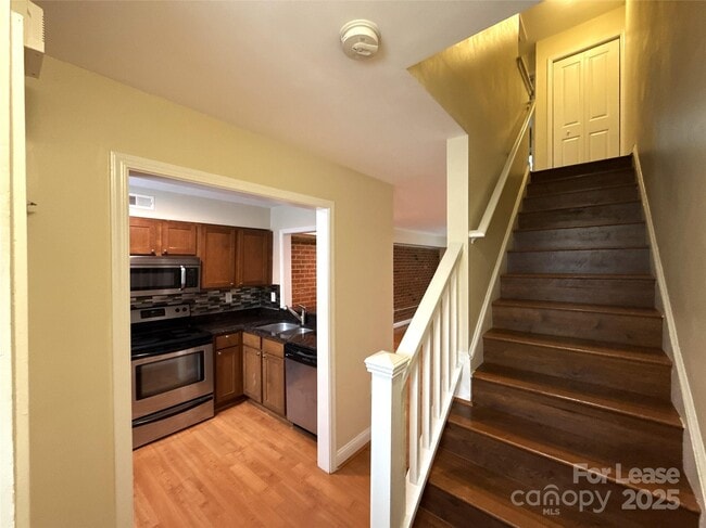 1207 Green Oaks Ln in Charlotte, NC - Building Photo - Building Photo