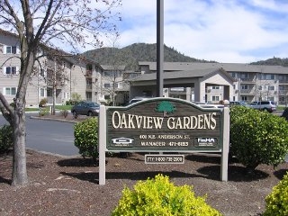 Oak View Gardens in Grants Pass, OR - Building Photo