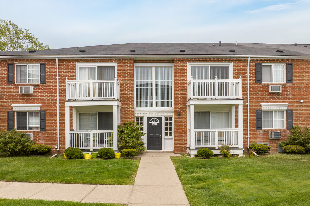 Briarwood Park Apartments in Royal Oak, MI - Foto de edificio