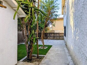 927 Freeman Ave in Long Beach, CA - Foto de edificio - Building Photo