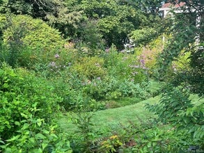 8 Sunset Dr in Bedford Hills, NY - Building Photo - Building Photo