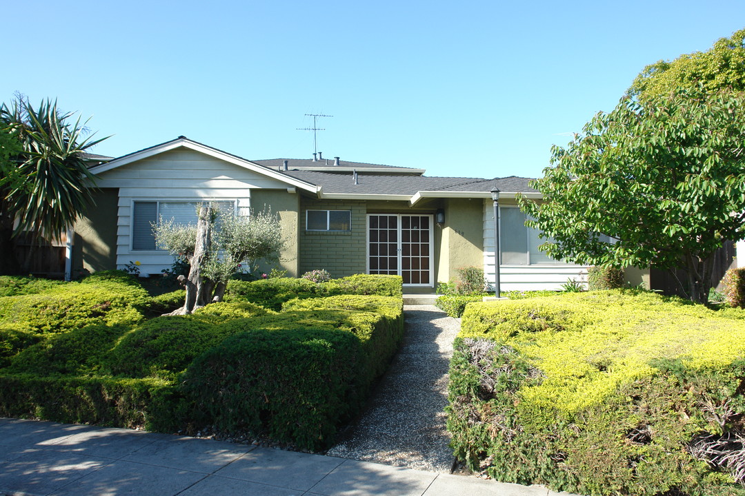 619 Bolton Ct in San Jose, CA - Foto de edificio