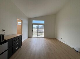 4466 San Joaquin St in Oceanside, CA - Building Photo