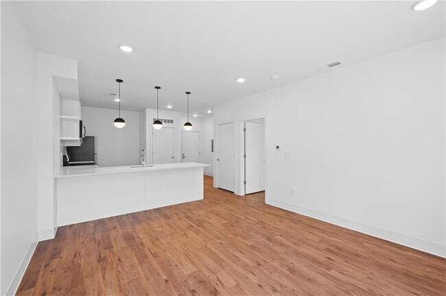 456 Flat Shoals Ave SE in Atlanta, GA - Building Photo - Building Photo