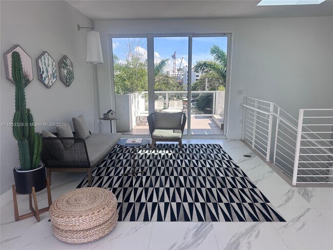 1000 99th St, Unit 5 in Bay Harbor Islands, FL - Building Photo - Building Photo