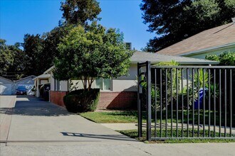 3265-3267 9th Ave in Sacramento, CA - Building Photo - Building Photo