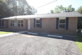 9012 Bowman Ave in Pensacola, FL - Building Photo - Building Photo