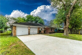 2110 Wycliffe Dr in Houston, TX - Building Photo - Building Photo