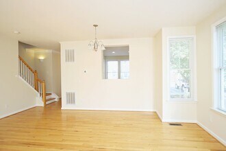 113a Melbourne Park Circle in Charlottesville, VA - Building Photo - Building Photo