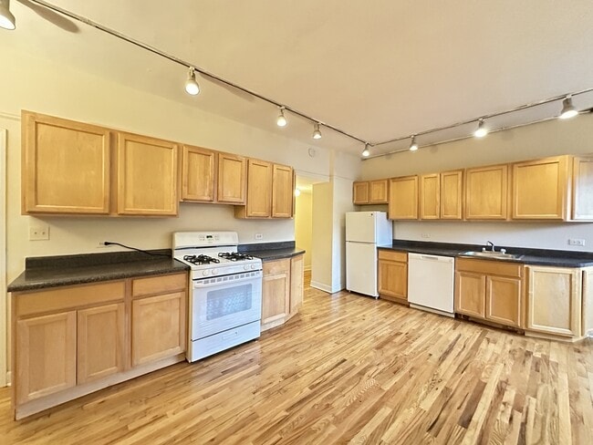 3509 N Sheffield, Unit 6H in Chicago, IL - Building Photo - Building Photo