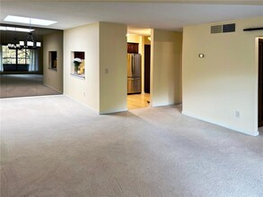 7510 Cahill Rd, Unit #303B in Edina, MN - Building Photo - Building Photo