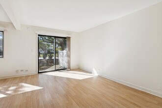 749 Lakeview Point in Schaumburg, IL - Building Photo - Building Photo