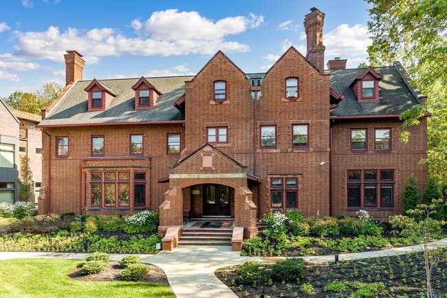 College Club Apartments