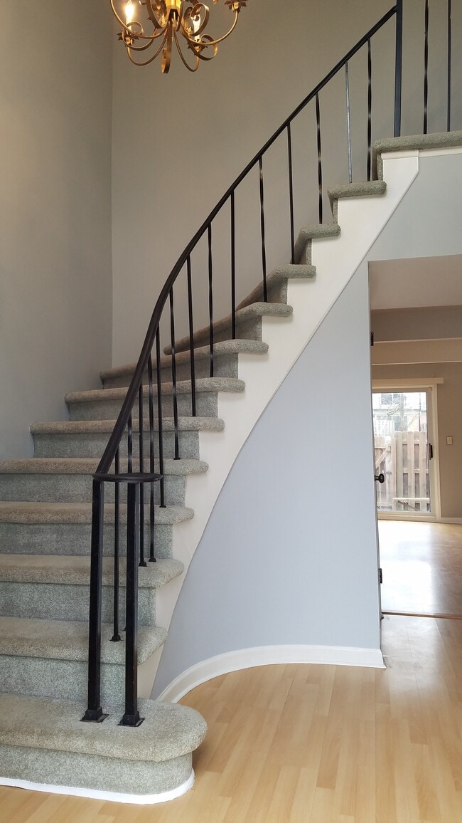 property at 3541 Burbank Dr