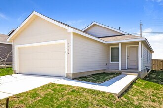 3316 Mound Rdg in New Braunfels, TX - Building Photo - Building Photo