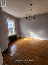 323 Queenston St in St Catharines, ON - Building Photo - Building Photo