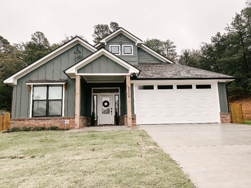 8508 Lakeway Drive in Tyler, TX - Building Photo