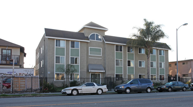 The Adams Apartments in Los Angeles, CA - Foto de edificio - Building Photo